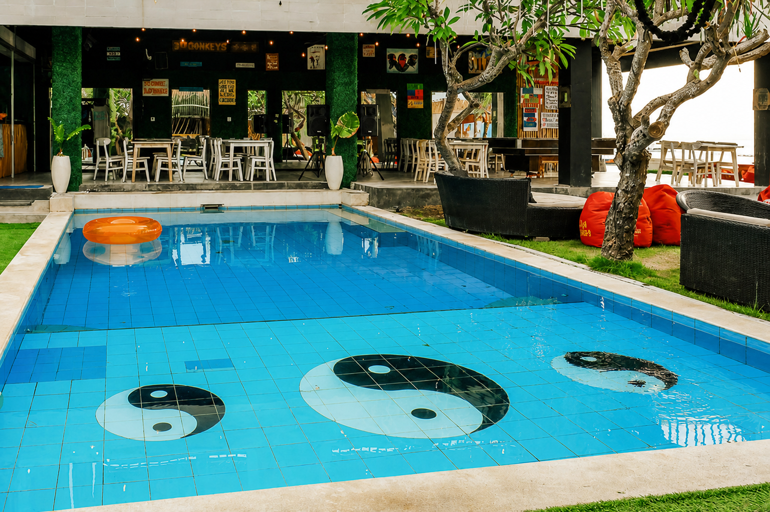 Courtyard pool at 3 Monkeys Beach Club
