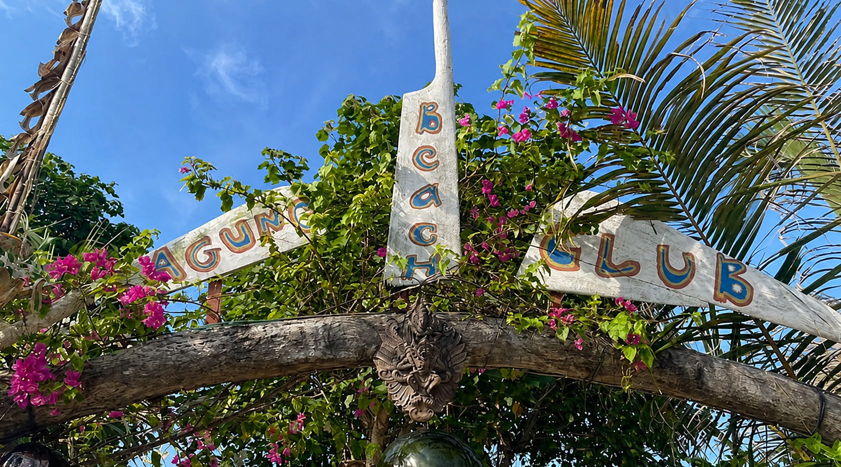 Pemandangan keseluruhan venue Agung Beach Club.