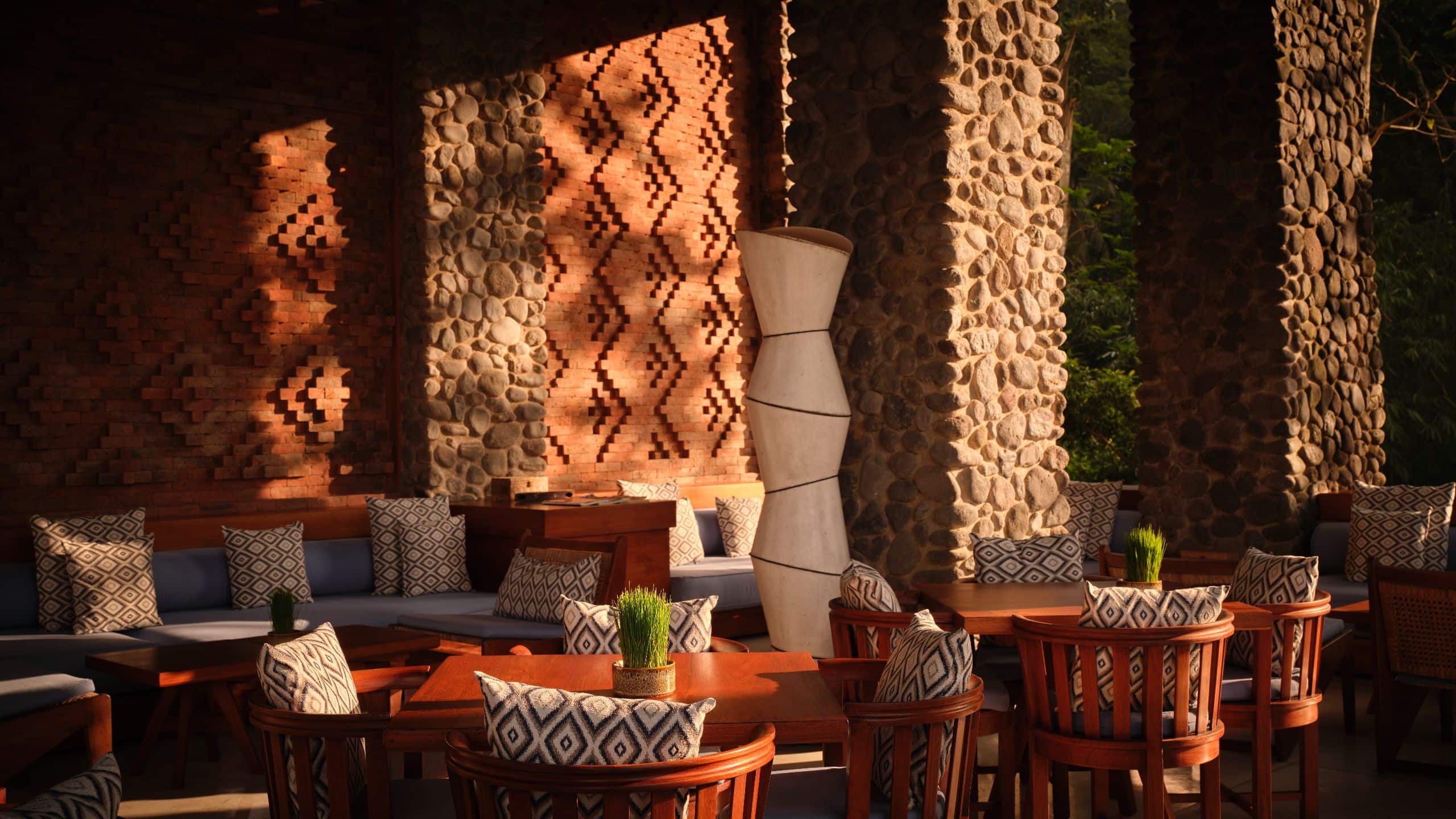 Terracotta lounge