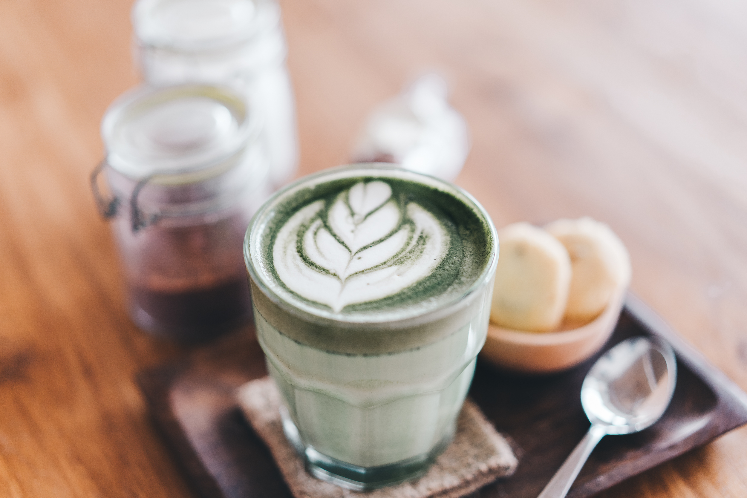 カフェの抹茶ラテ