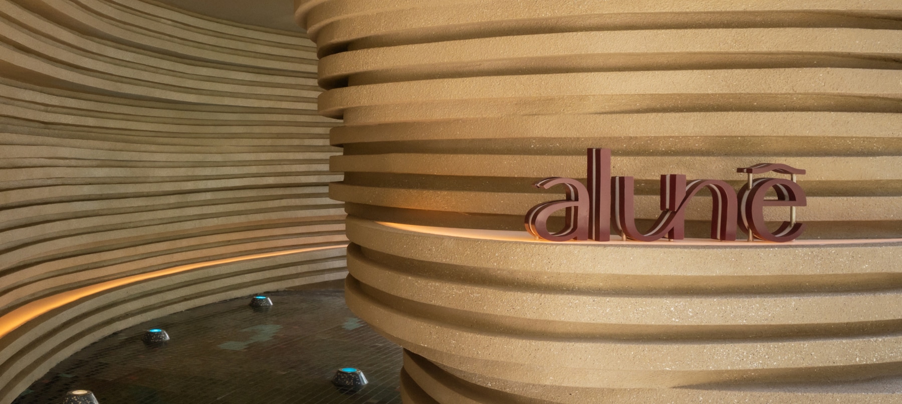 Sculpted curved entrance