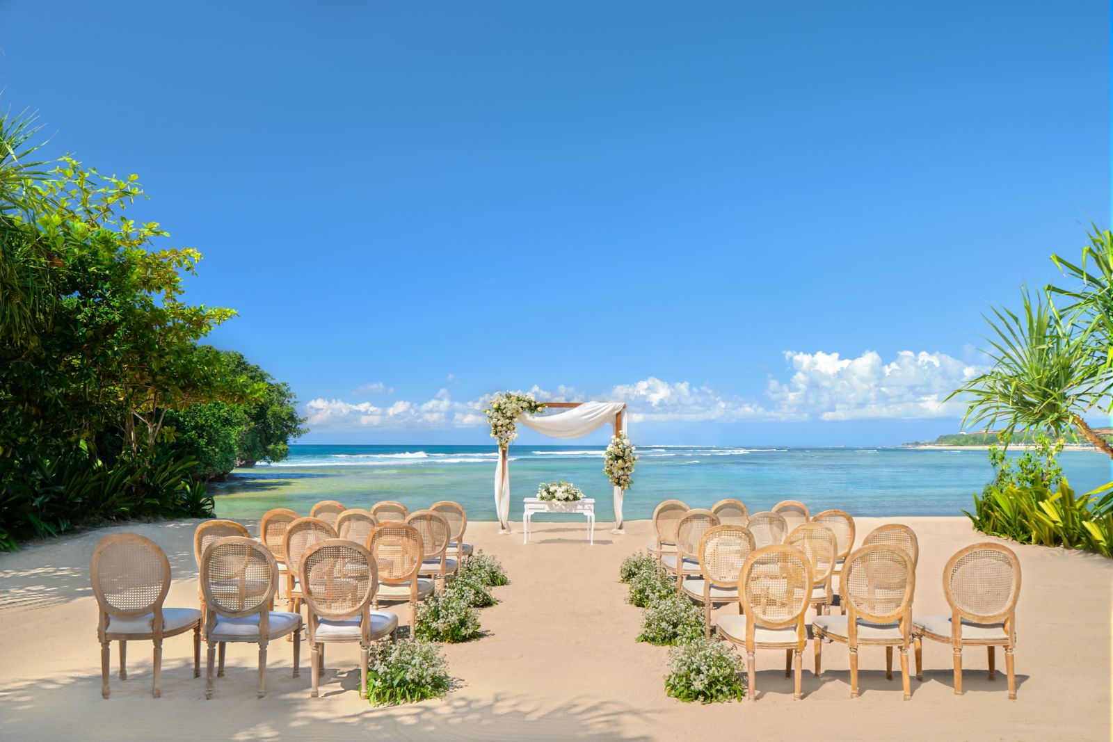 Penataan pernikahan pantai (acara privat)