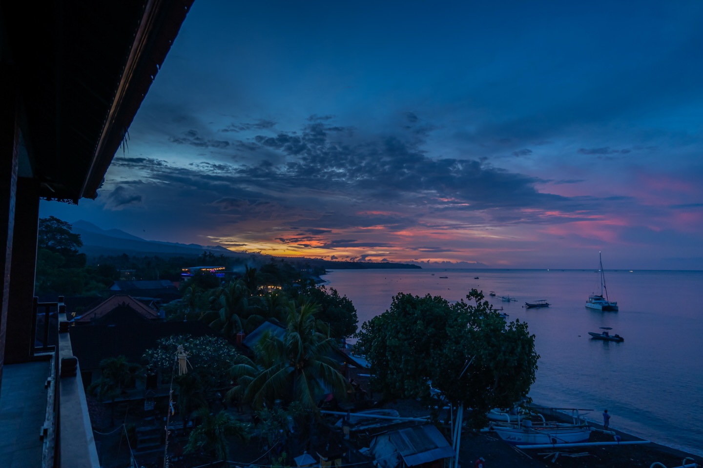 Perahu di Pesisir Amed