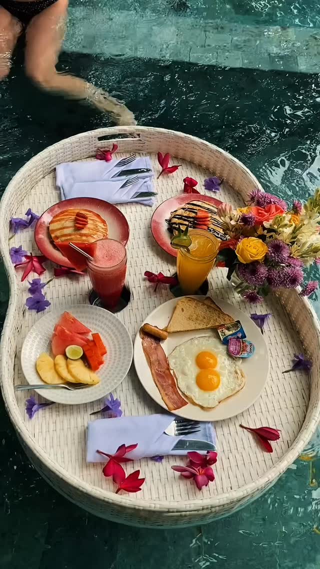 Floating Breakfast