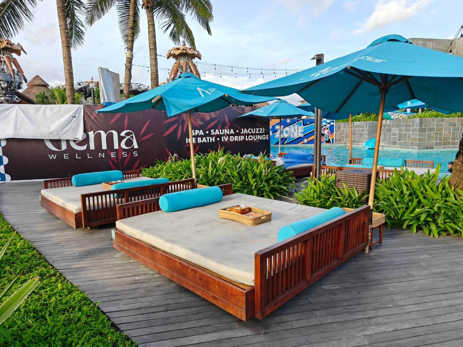 Atlas Beach Club — Venue atmosphere