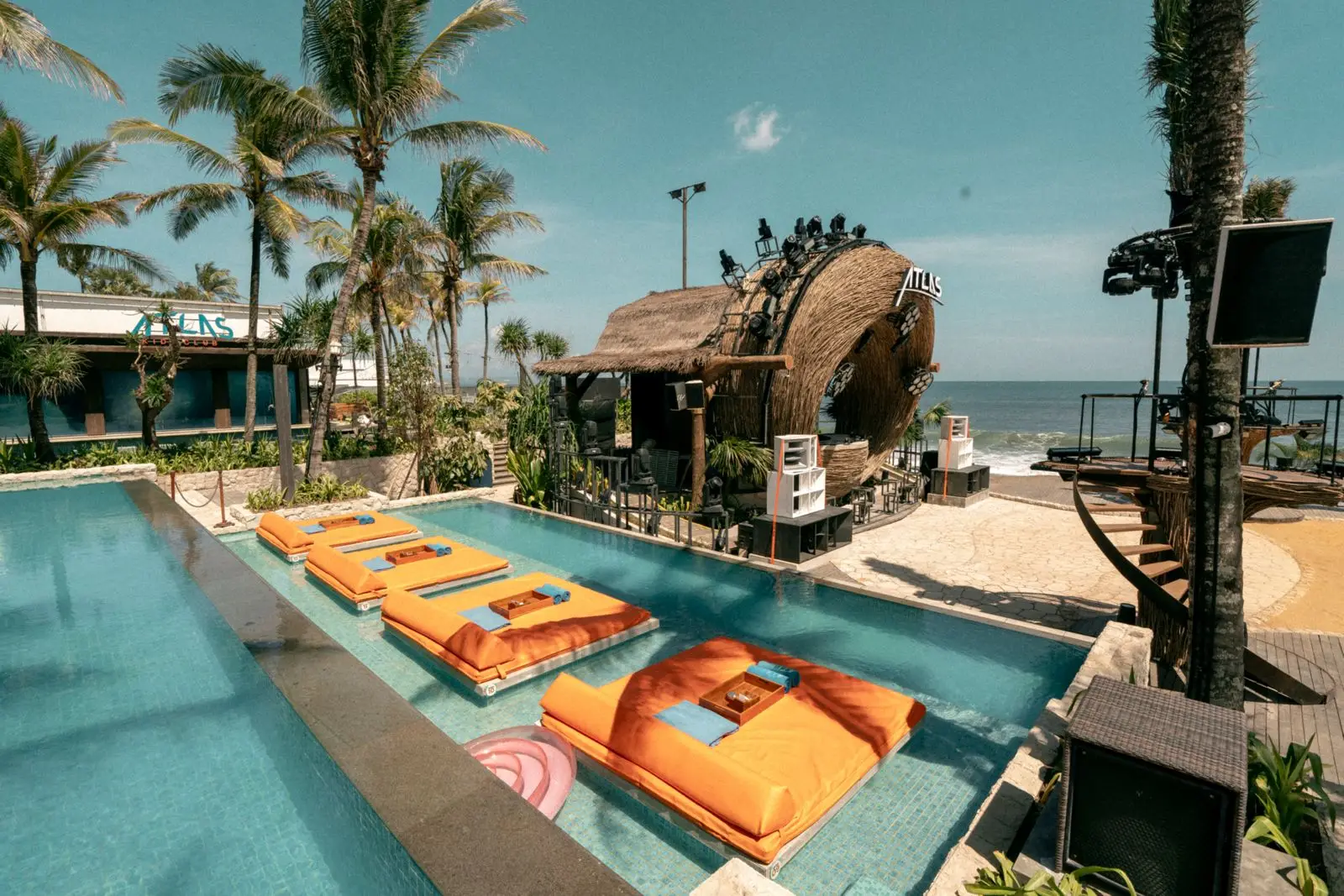 Party Side Daybed