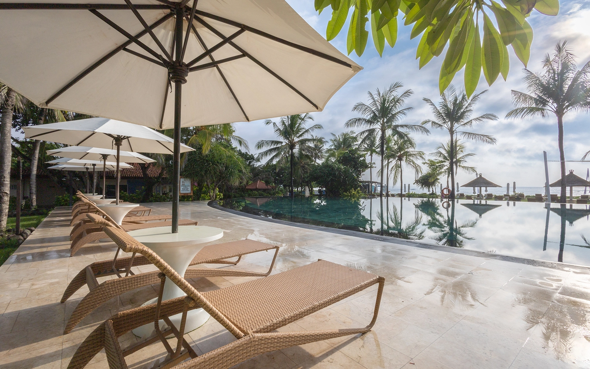 Pool Sun Lounger