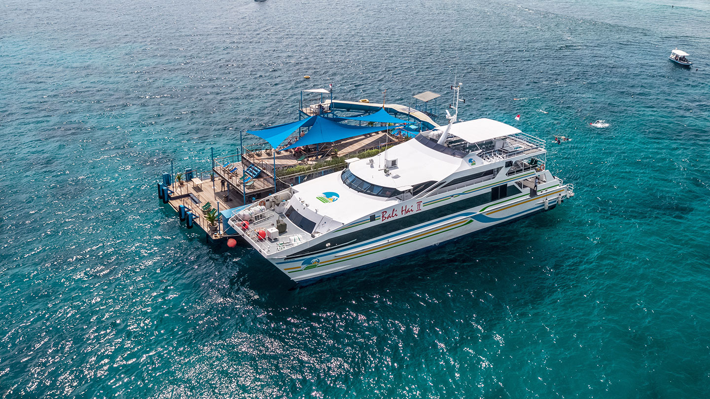 Bali Hai Cruises Beach Club & Pontoon — Pontoon dan kapal pesiar