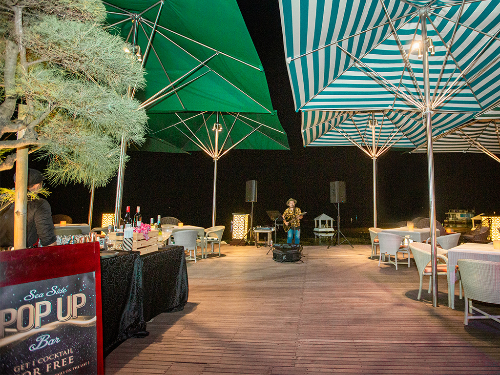 Live Music & Seaside Pop-up Bar