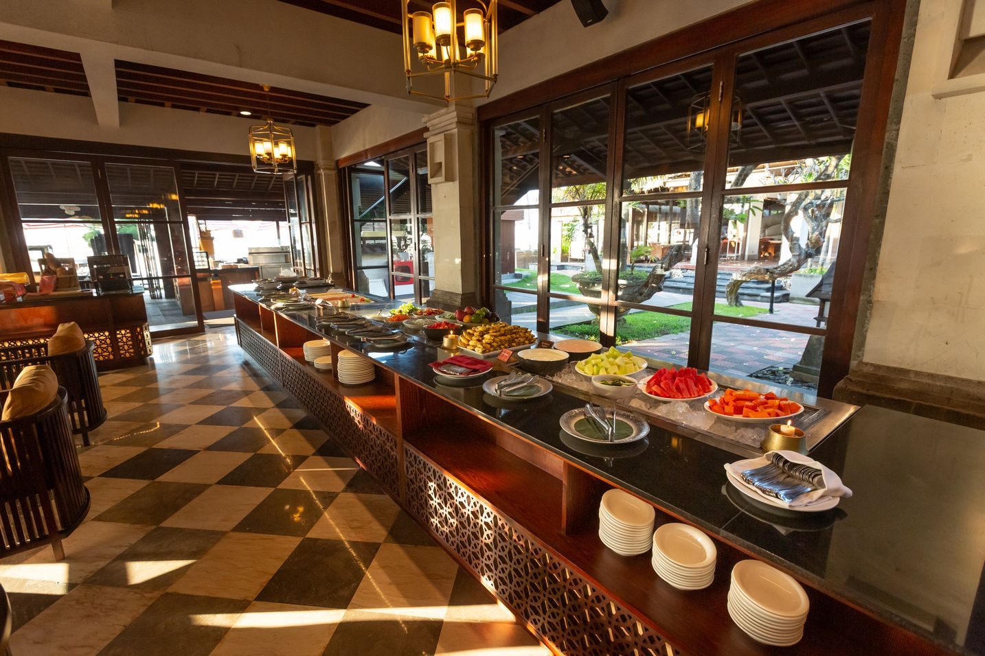 Buffet Breakfast and Live Cooking