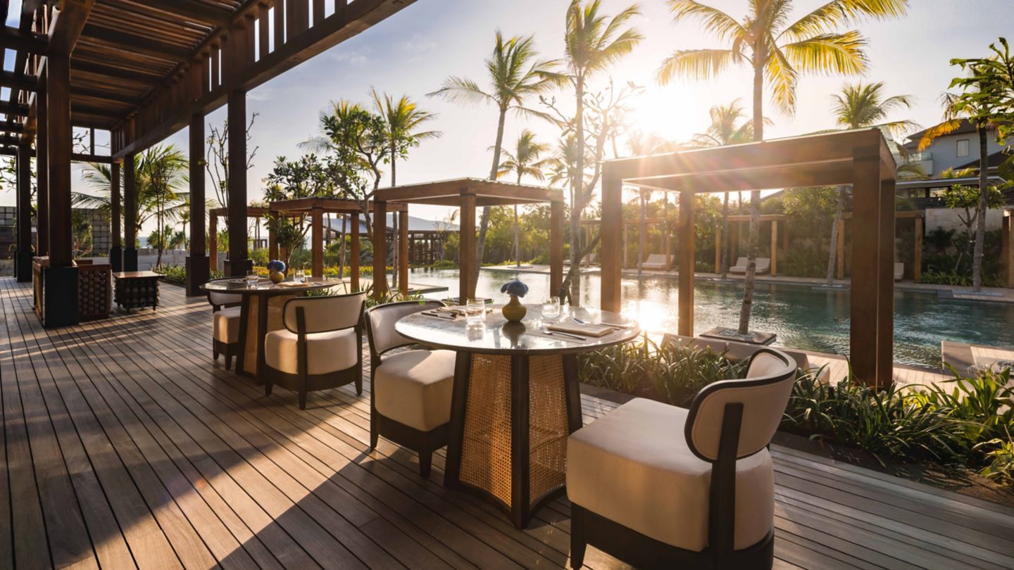 Sunset Lounge