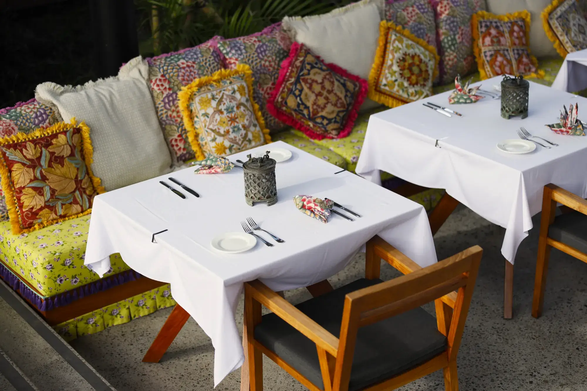 Lounge & Bar / Dining
