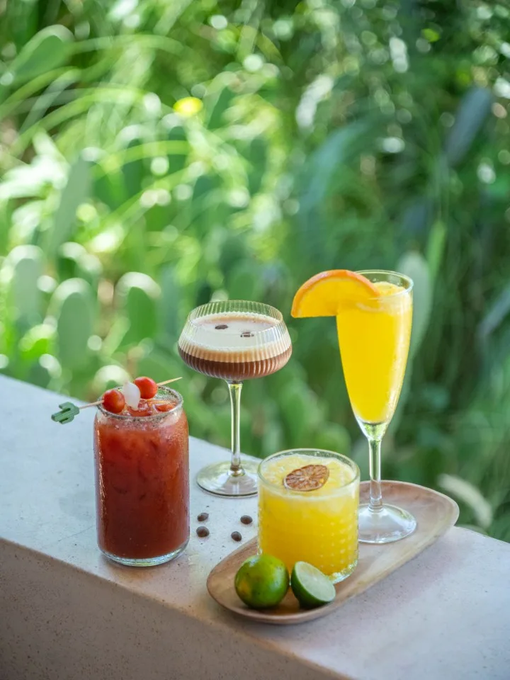 Minuman Berwarna-Warni