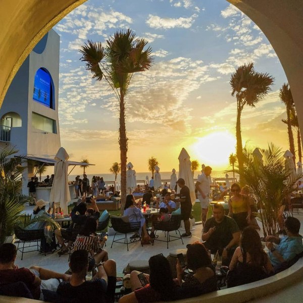Cafe del Mar Bali — Terrace in the golden sunset light