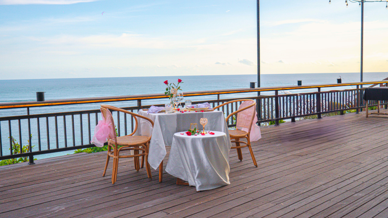 Cliff Romantic Dinner