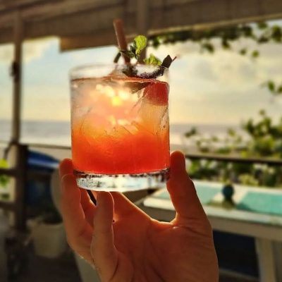Cocktail Happy Hour