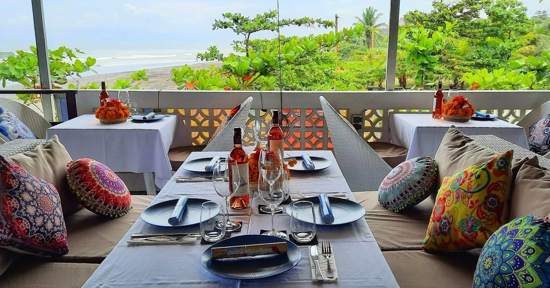 Semi al fresco Restaurant deck