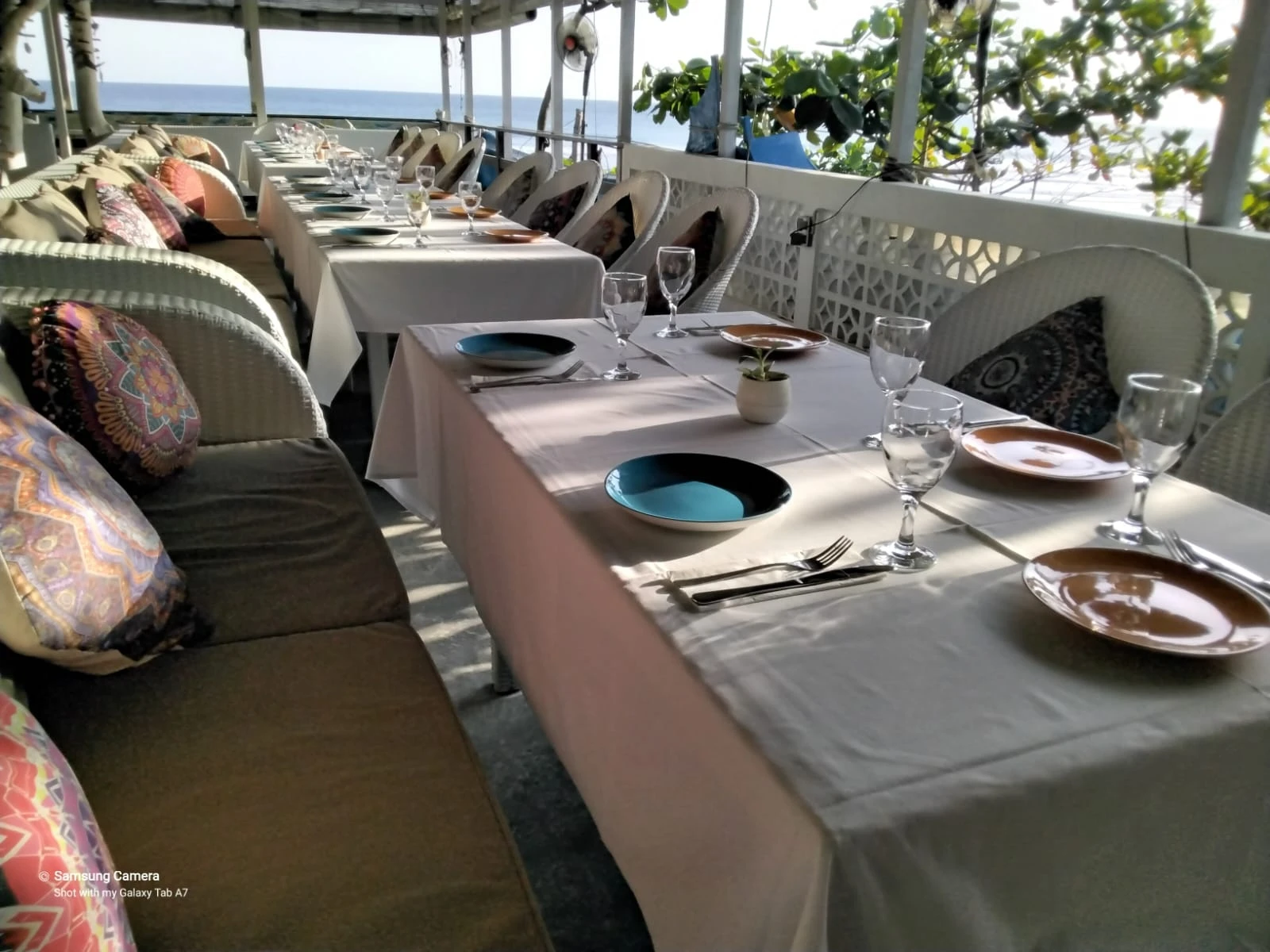 Cliffhanger Bali Restaurant — 会場の雰囲気