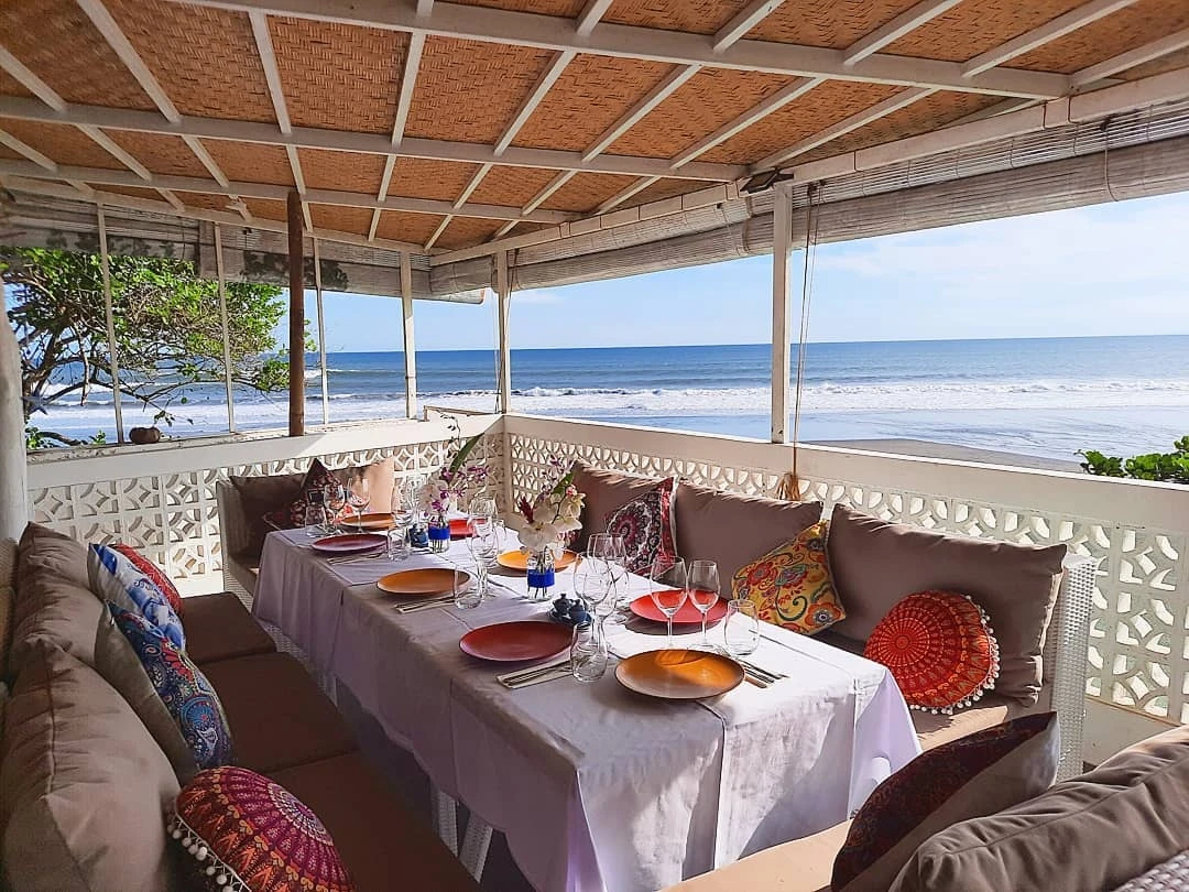 Cliffhanger Bali Restaurant — 会場の雰囲気