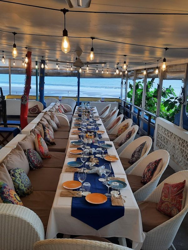 Covered group dining table at Cliffhanger Bali Restaurant