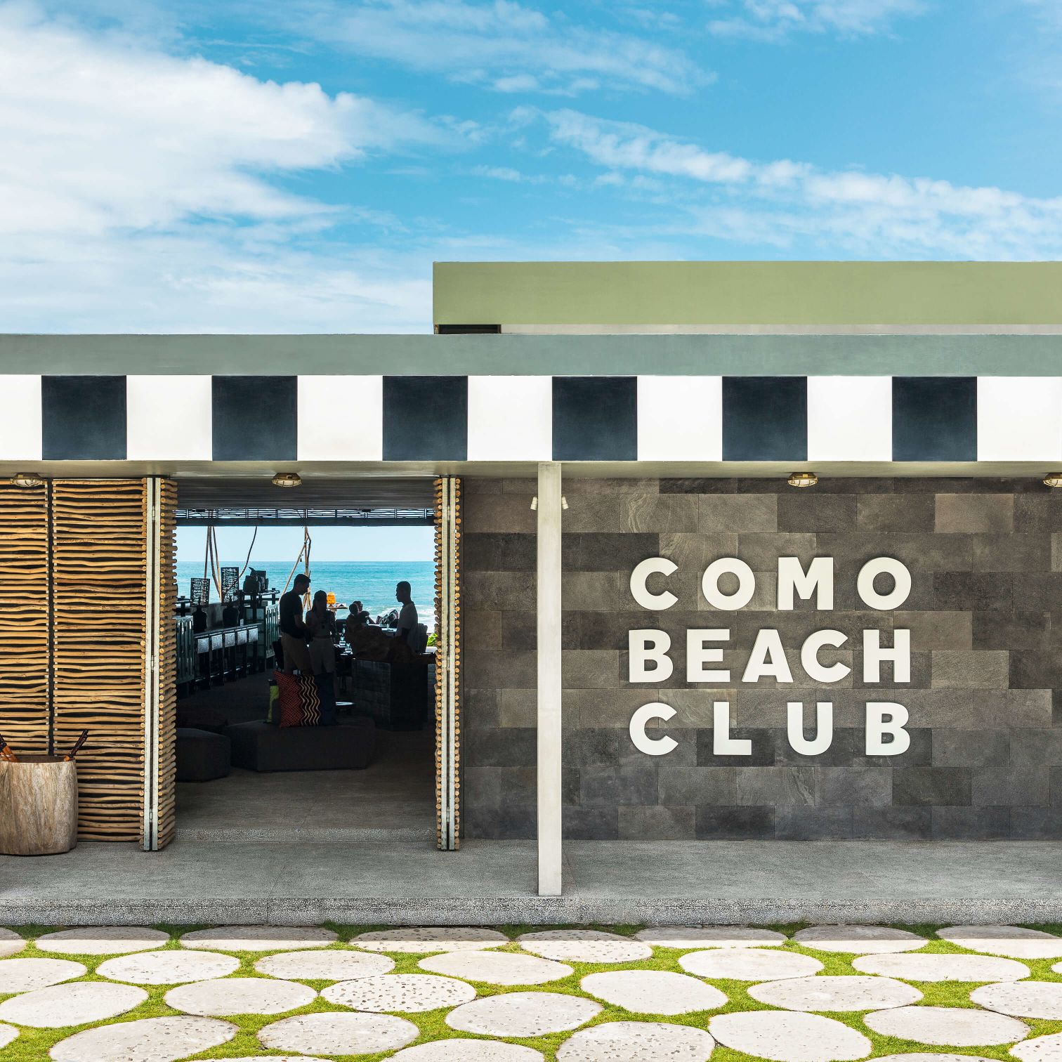 COMO Beach Club — ビーチクラブの入口