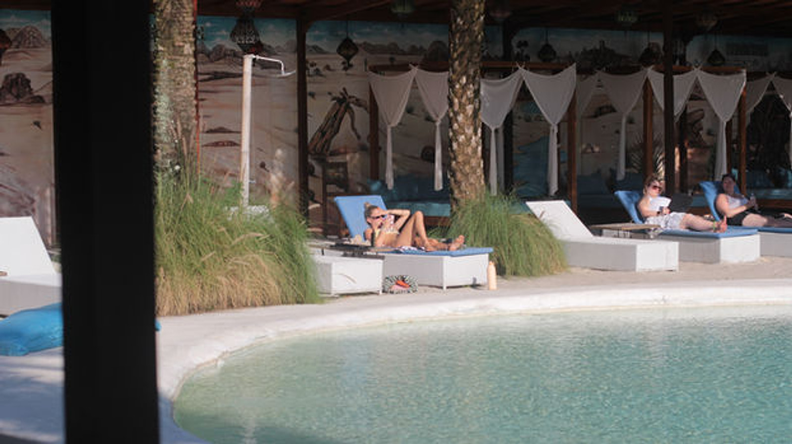 White Sand Poolside Loungers