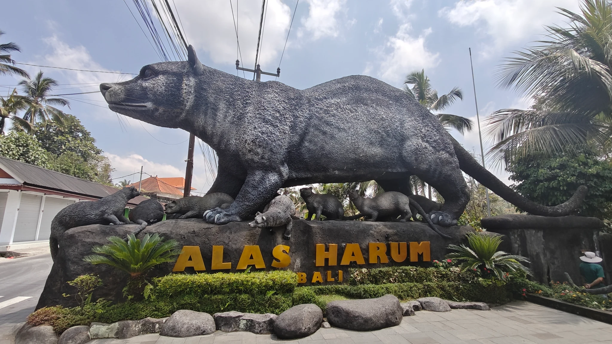 Alas Harum Baliの入口の彫刻