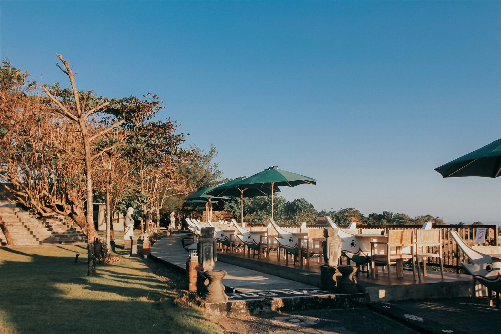 De Jukung Resto & Bar Tanah Lot