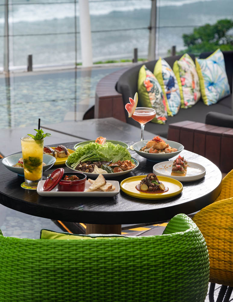 Hidangan yang disajikan di Double-Six Rooftop Sunset Bar