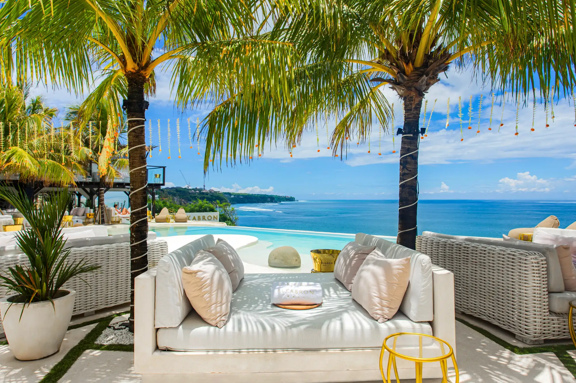 VIP Oceanfront Daybed