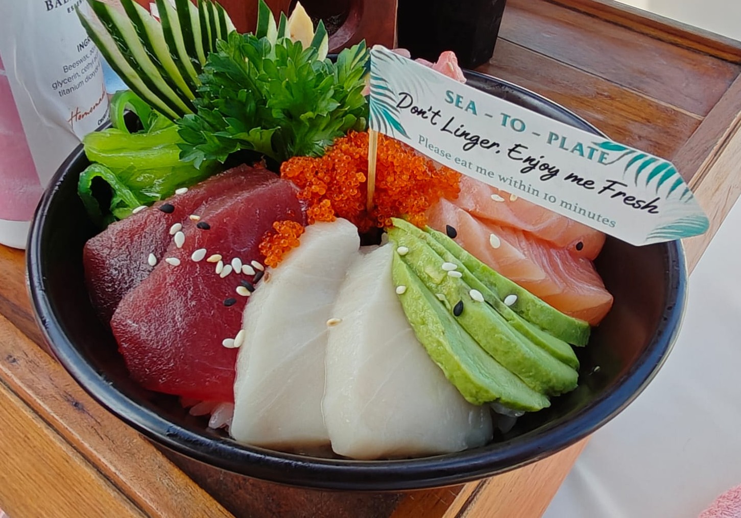 Chirashi sushi