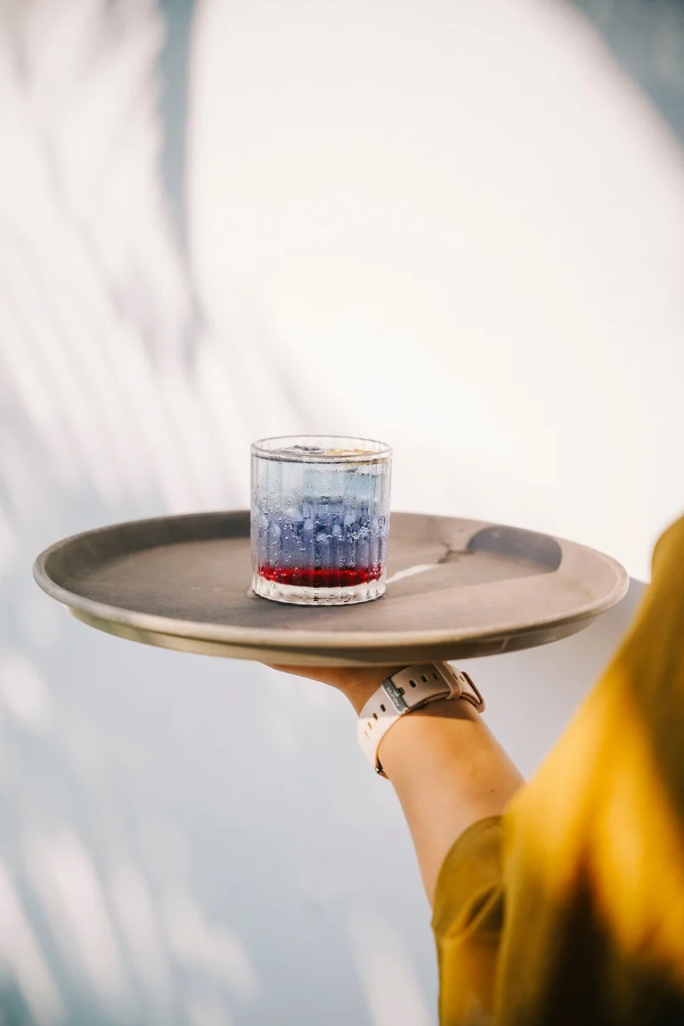 Cocktail biru cerah