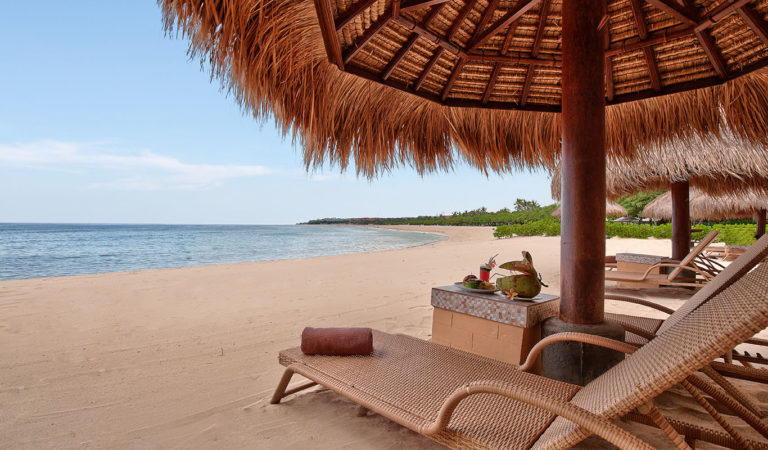 Thatched Beach Bale