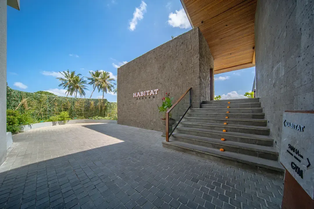 Entrance beside the forest