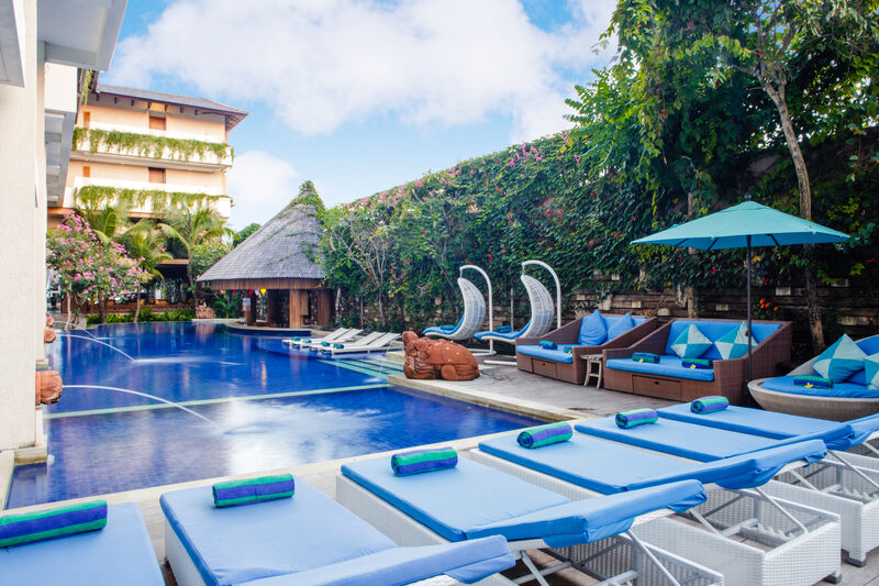 Pool & pool bar sofa seating