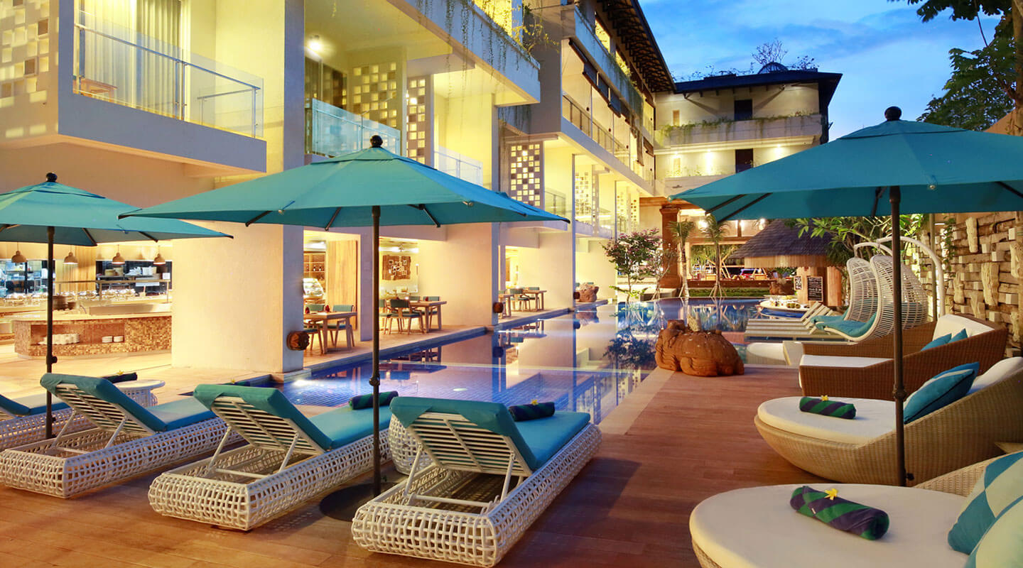 Pool & pool bar loungers