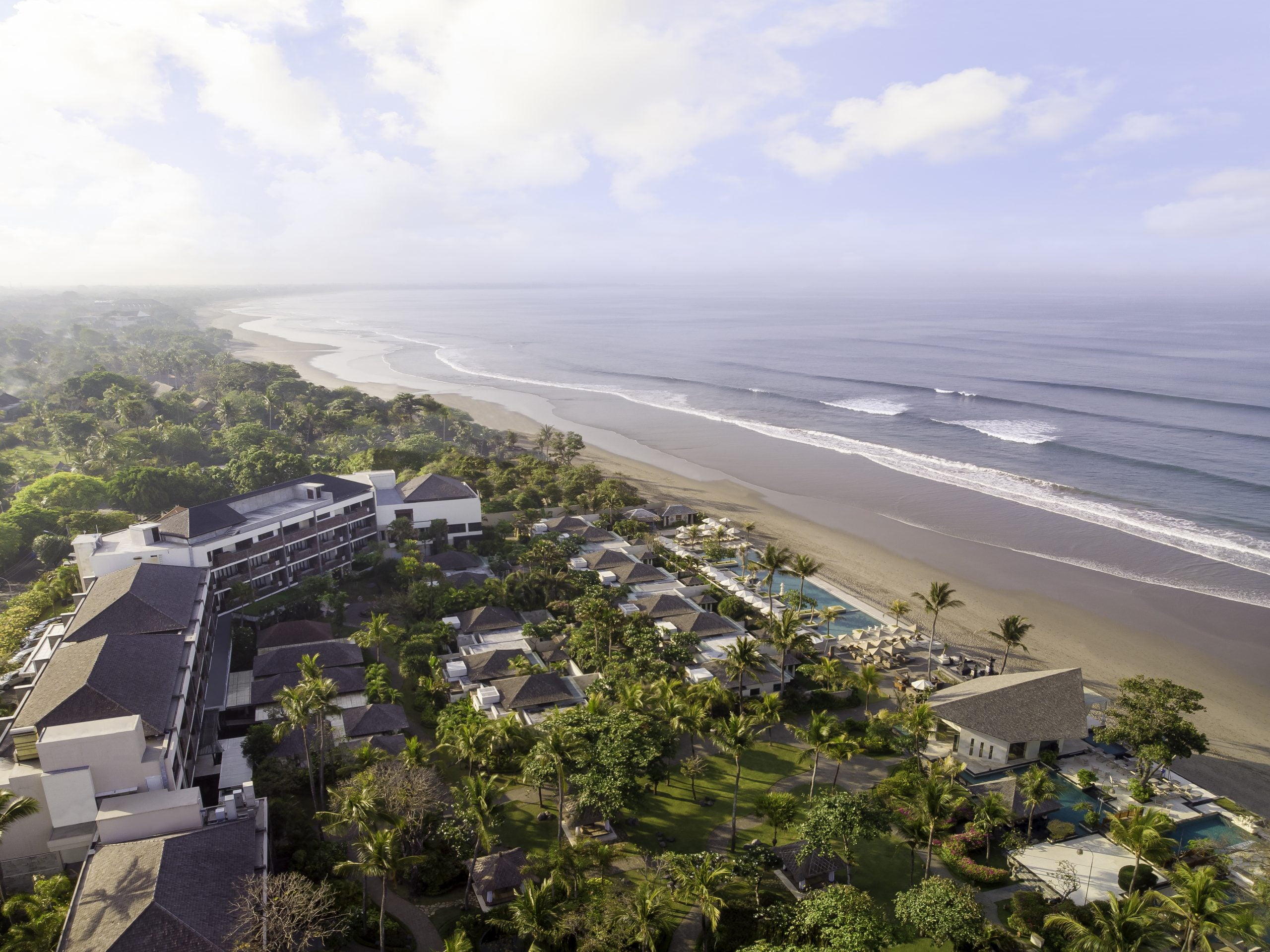 Infinity Beach Club — Tempat di sepanjang garis pantai