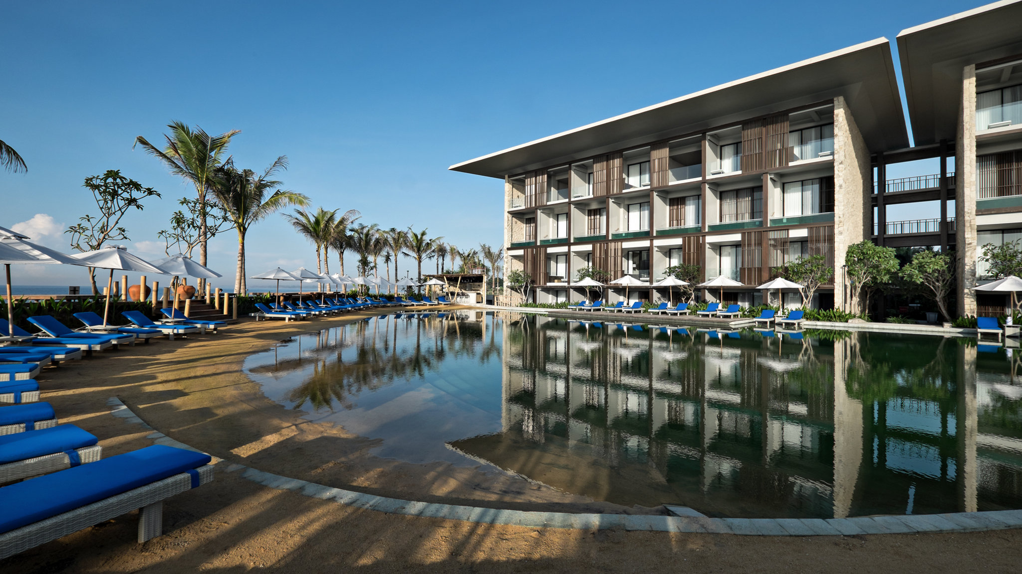 Jivva Beach Club — Seafront pool deck