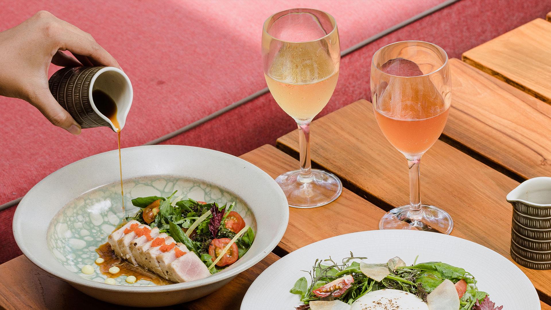 Lunch dengan wine atau minuman
