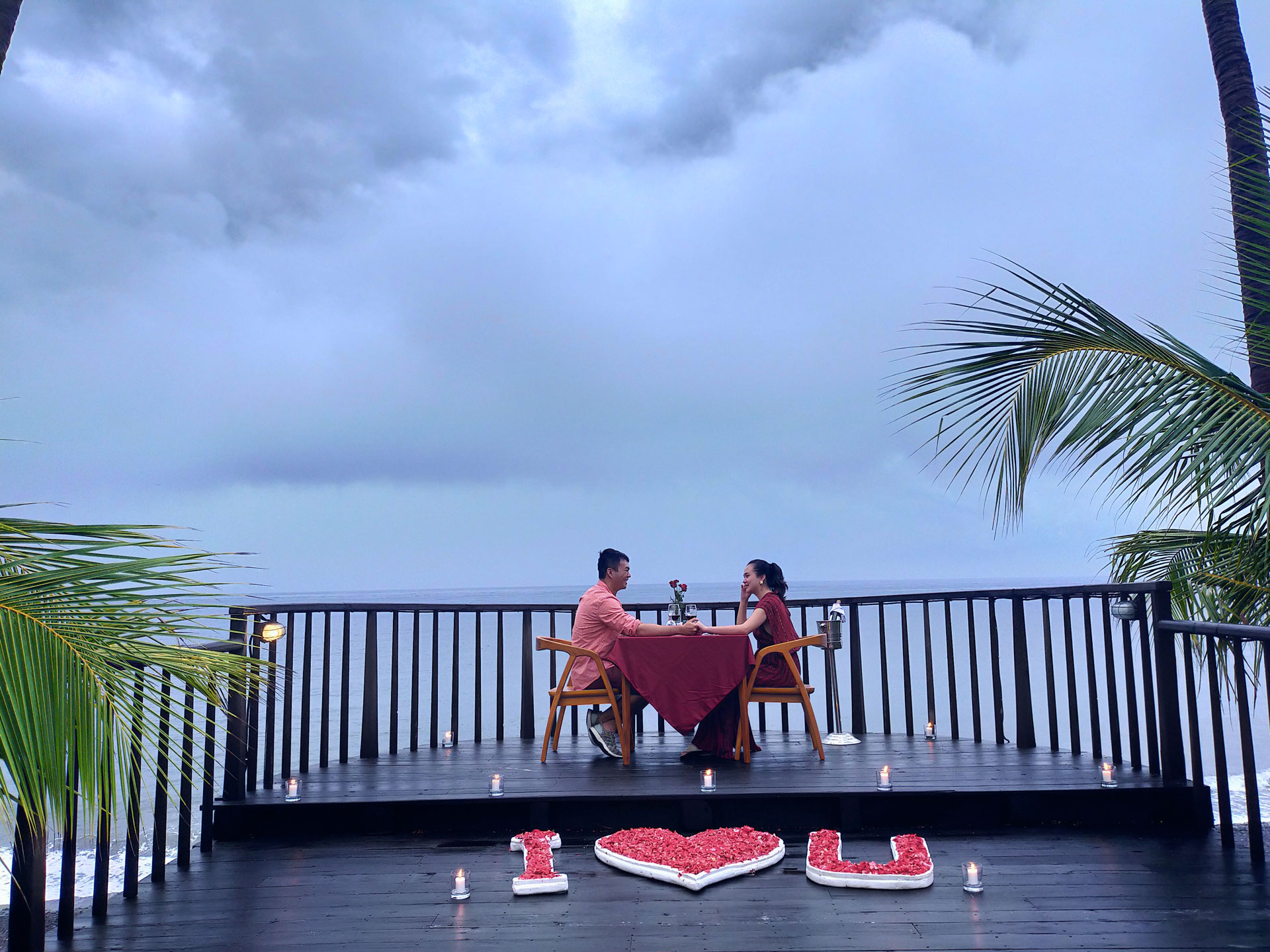 Kayu-Kayu Beach Restaurant