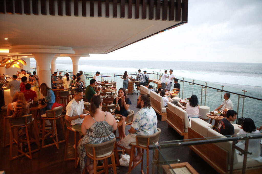 Klive Beach Club overall