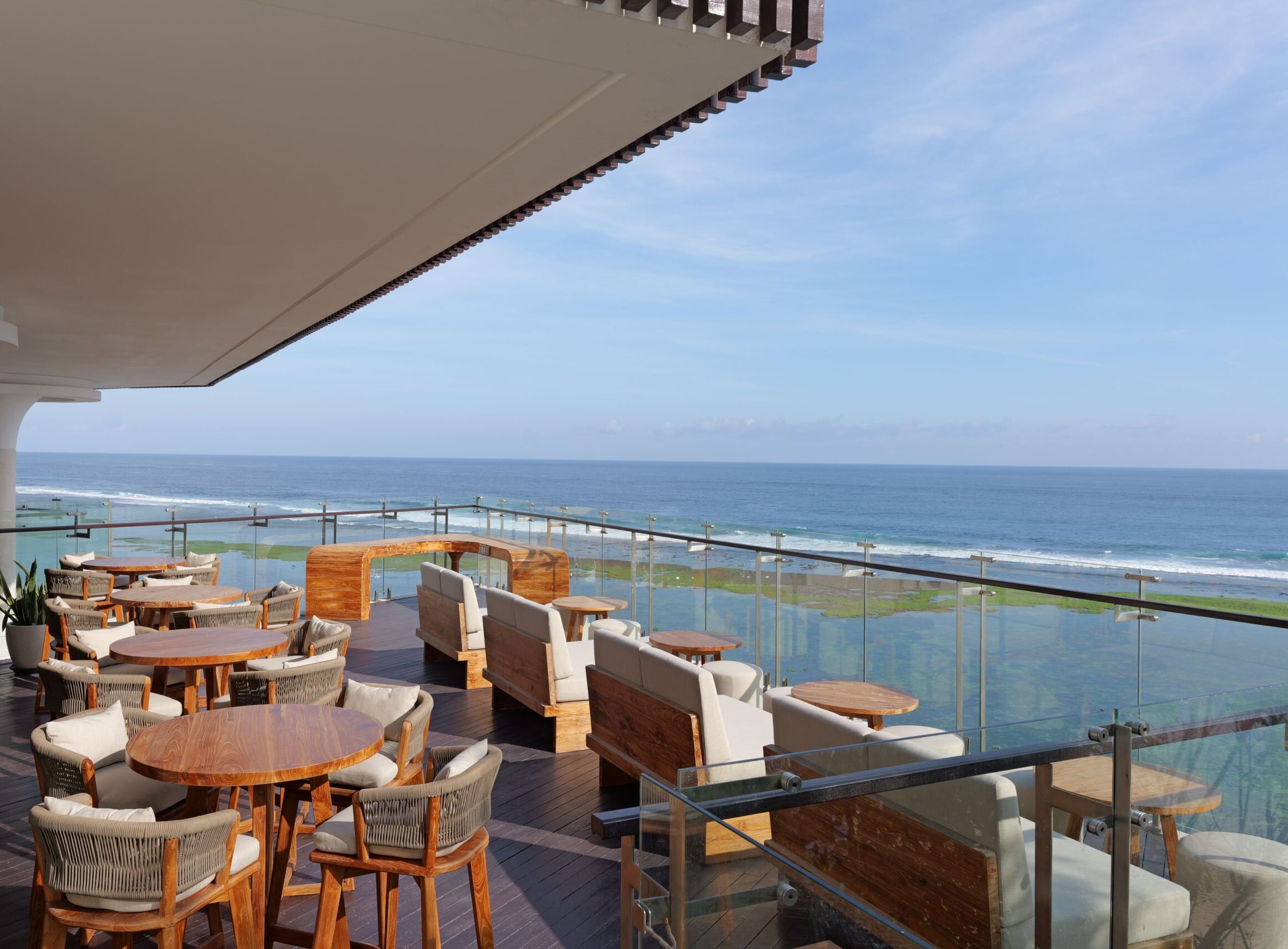 Sip n' Chill Bar Deck - Stool Bar