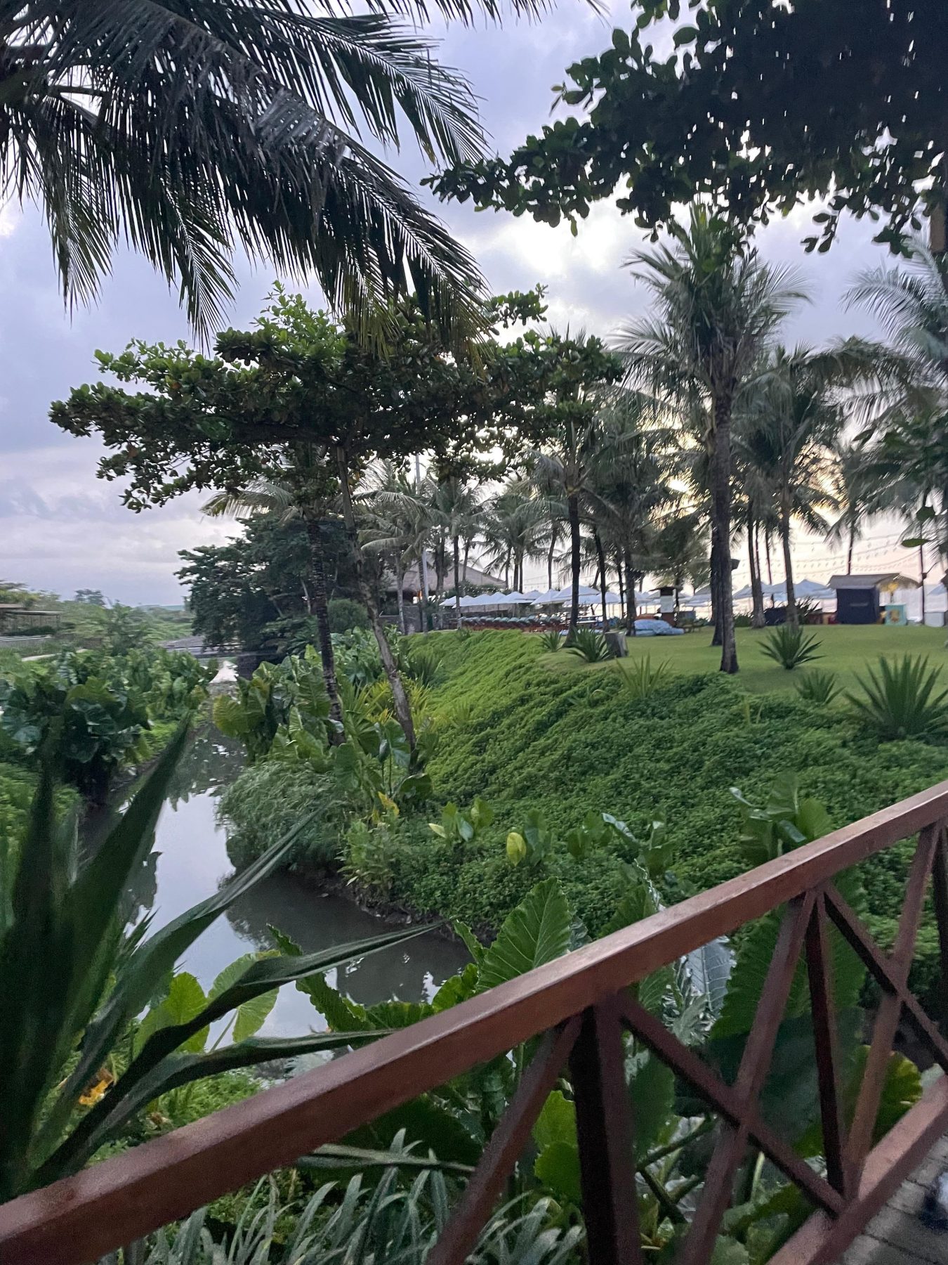 Komune Beach Club Keramas — Venue atmosphere