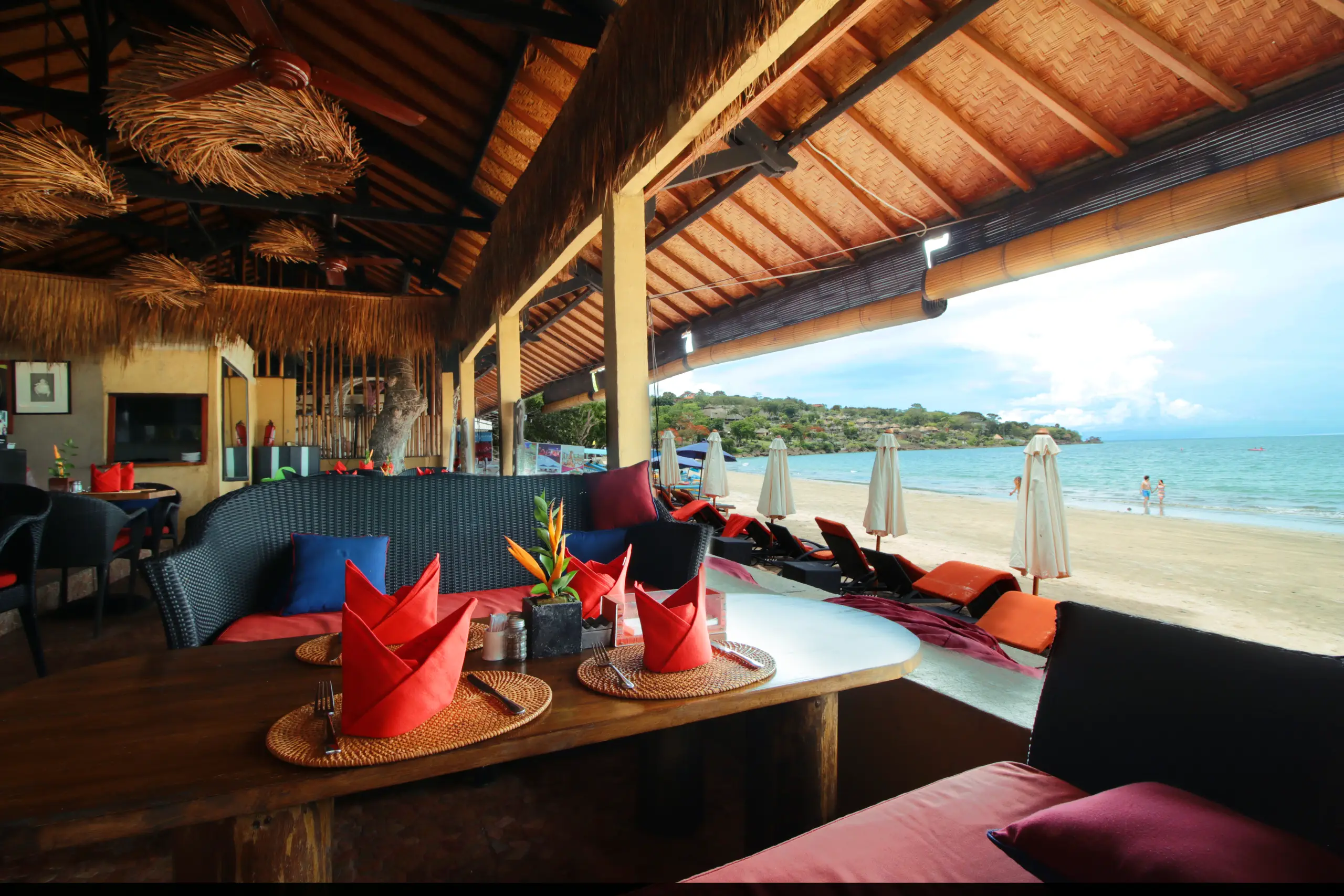 Beachside Table Dining