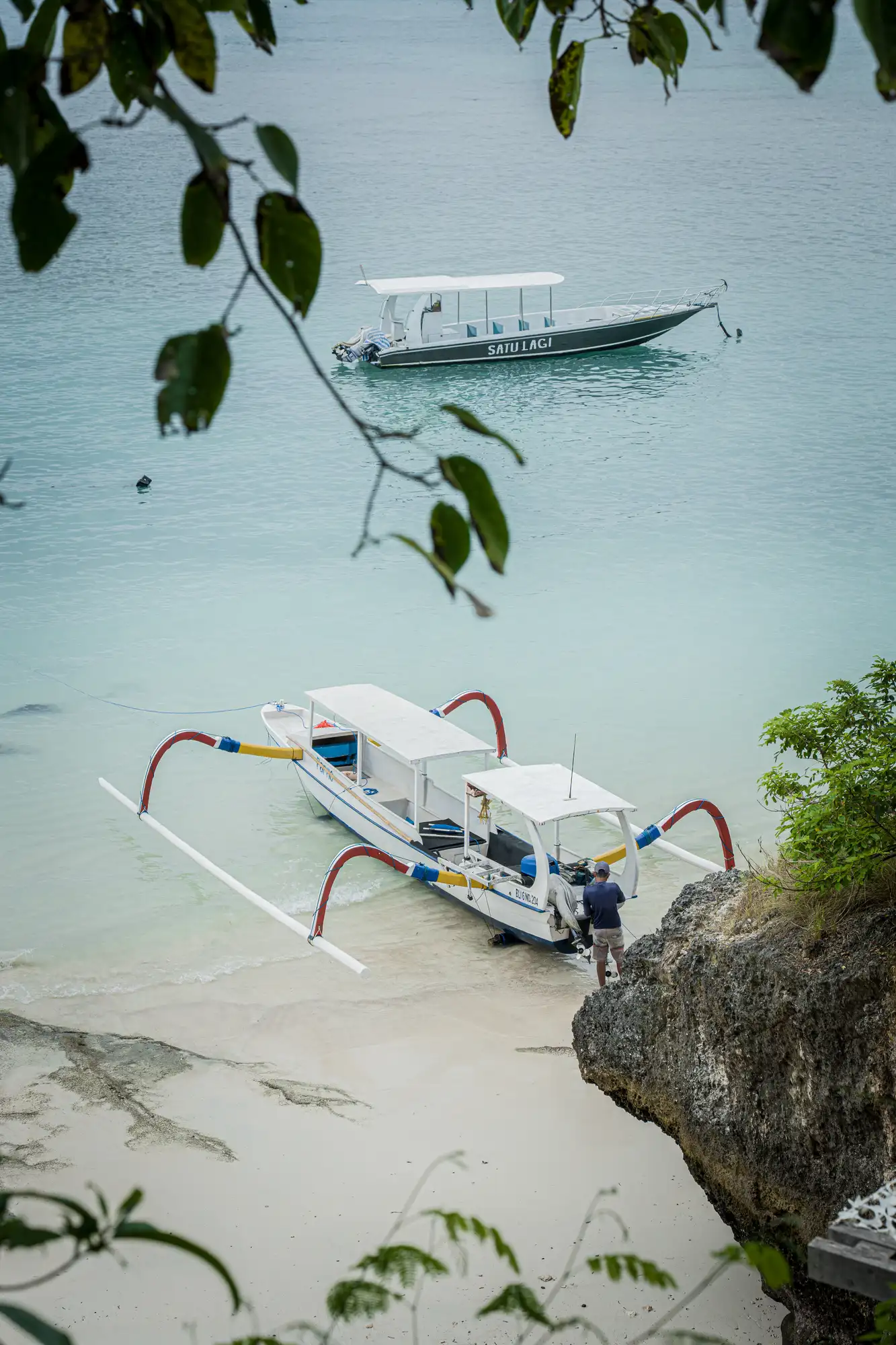 Jukung boats by the beach
