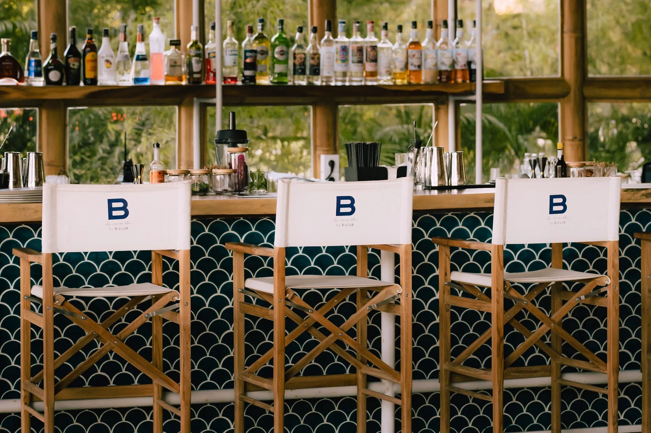 Le Bleu by K Club — Interior bar pantai