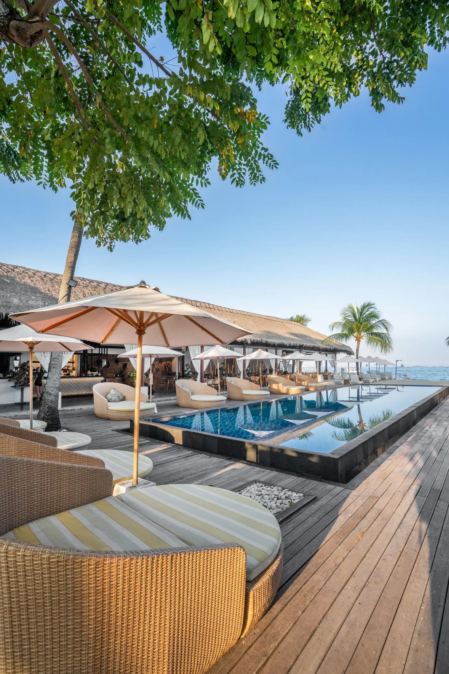 Poolside Daybeds / Shaded Seating