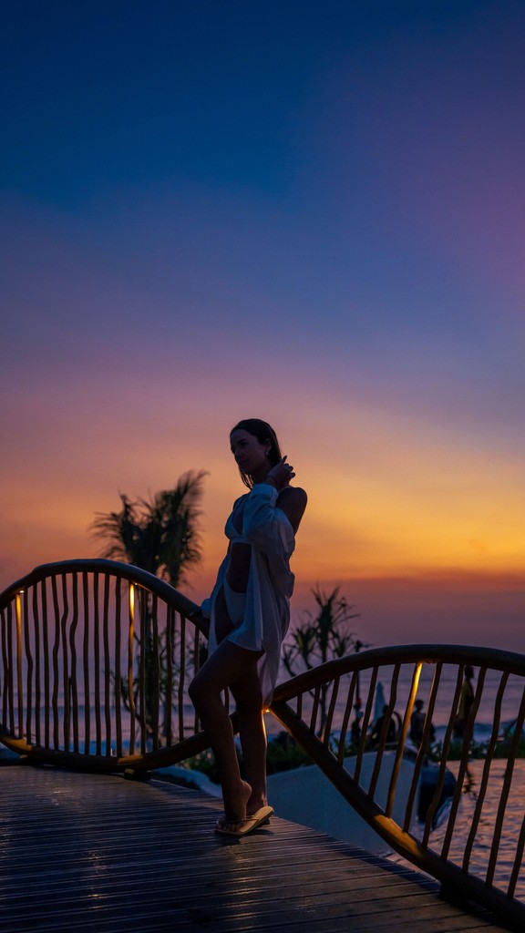 Luna Beach Club — Walkway at sunset