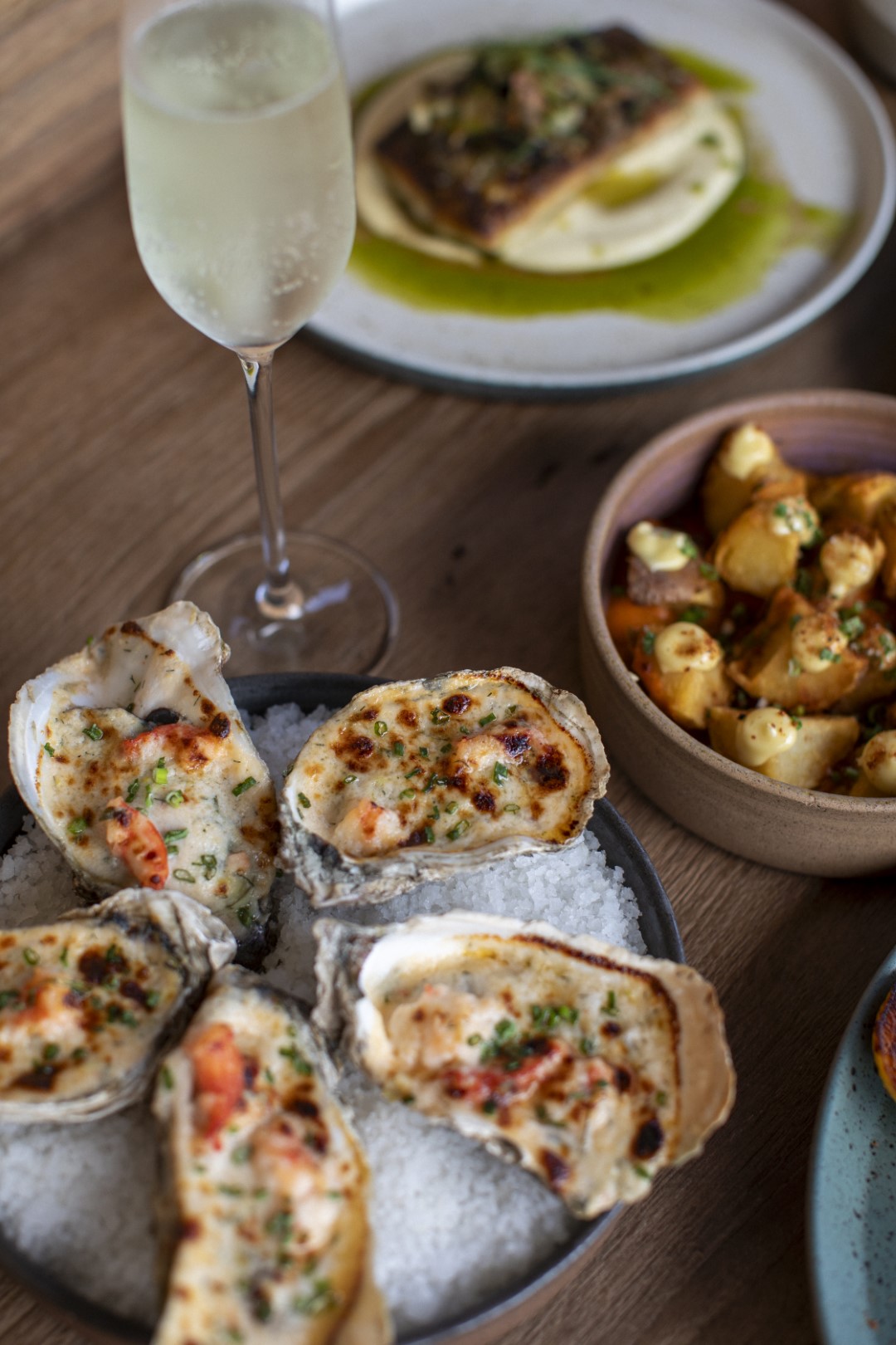 Oyster dan minuman di Mana Uluwatu