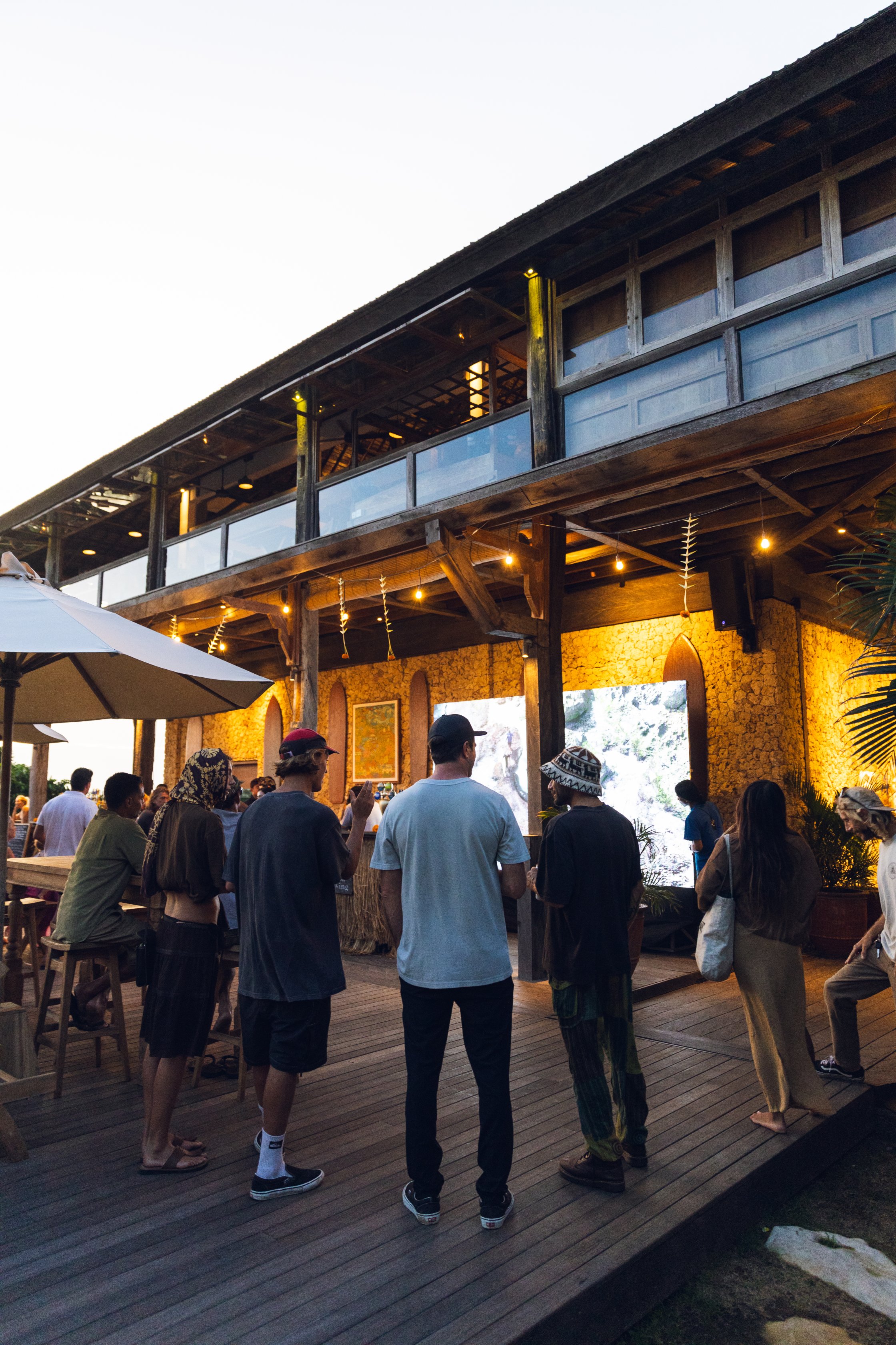 Mana Uluwatu — Eksterior area makan